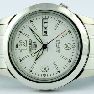 Seiko 5 SNK579 একটি ক্লাসিক, স্বয়ংক্রিয় (অটোমেটিক) ঘড়ি যা এর নির্ভরযোগ্যতা, জাপানি নির্মাণ এবং সাশ্রয়ী মূল্যের জন্য পরিচিত। - Image 3